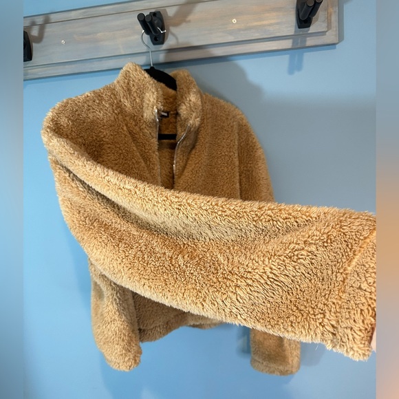 Fashion Nova Cropped Teddy Quarter Zip Sweatshirt in Brown/Camel - Picture 4 of 10